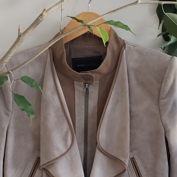 BCBGMaxAzria Sloan Faux Suede Cropped Moto Jacket in Moss Size Small Retail $300 - Picture 3 of 10